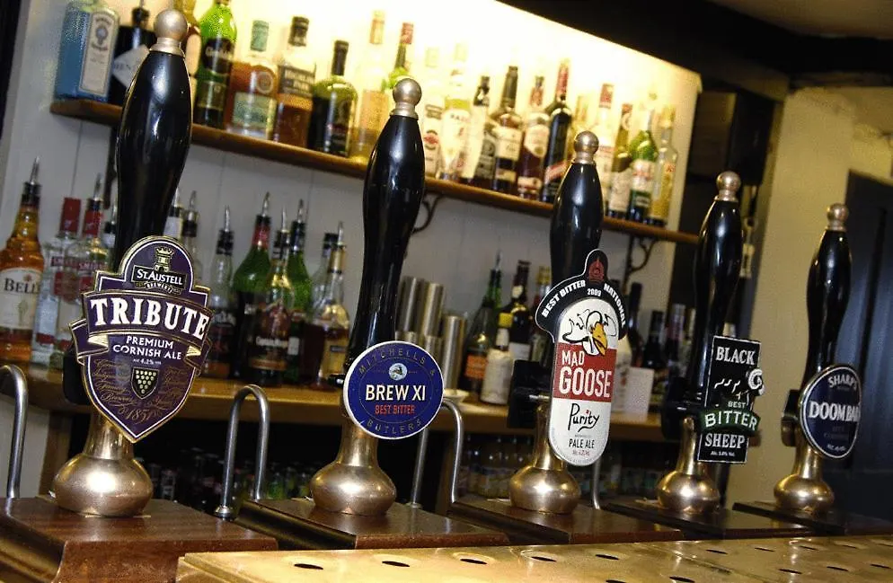 ***  The White Lion Inn Hampton in Arden United Kingdom