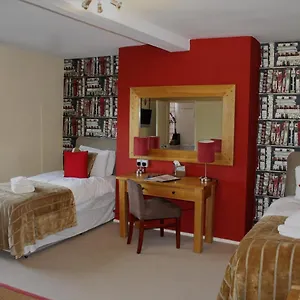 4* Hotel The Queens Head